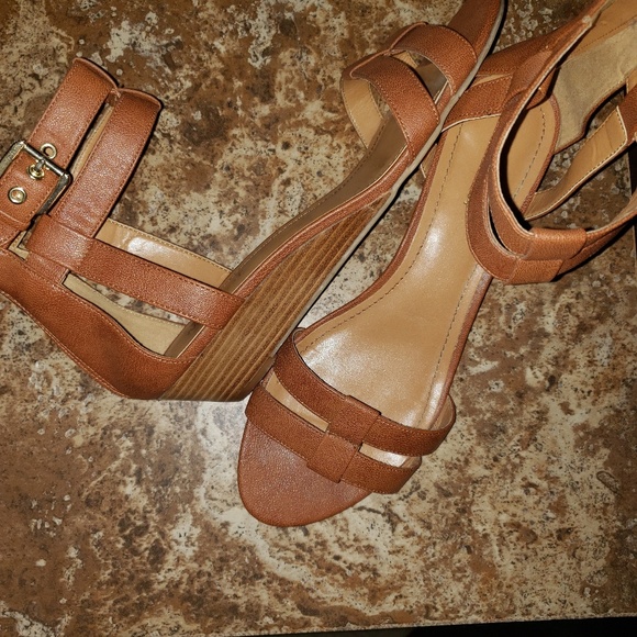 Wedge heel sandles - Picture 2 of 2